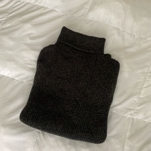American Eagle Olive Turtleneck